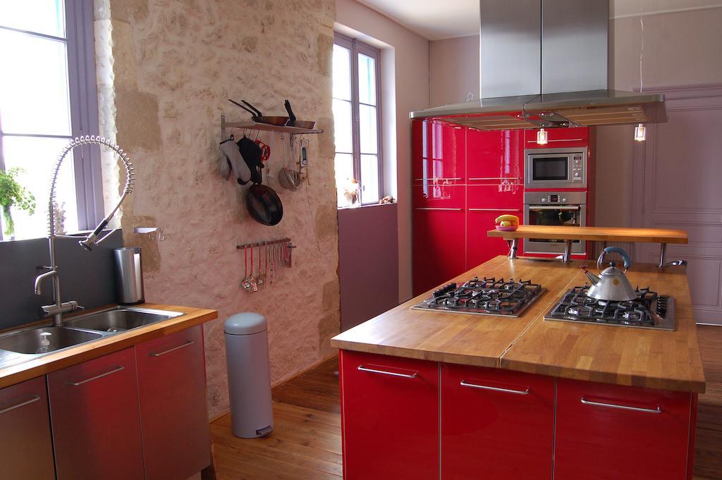 La Vieille Ecole Bed & Breakfast Bourgougnague Exterior photo